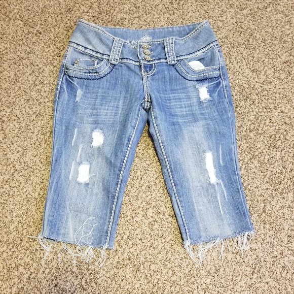 Shorts - Picture 1 of 2